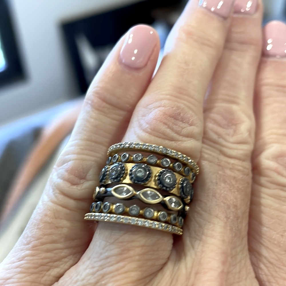 Freida Rothman stackable rings size 6